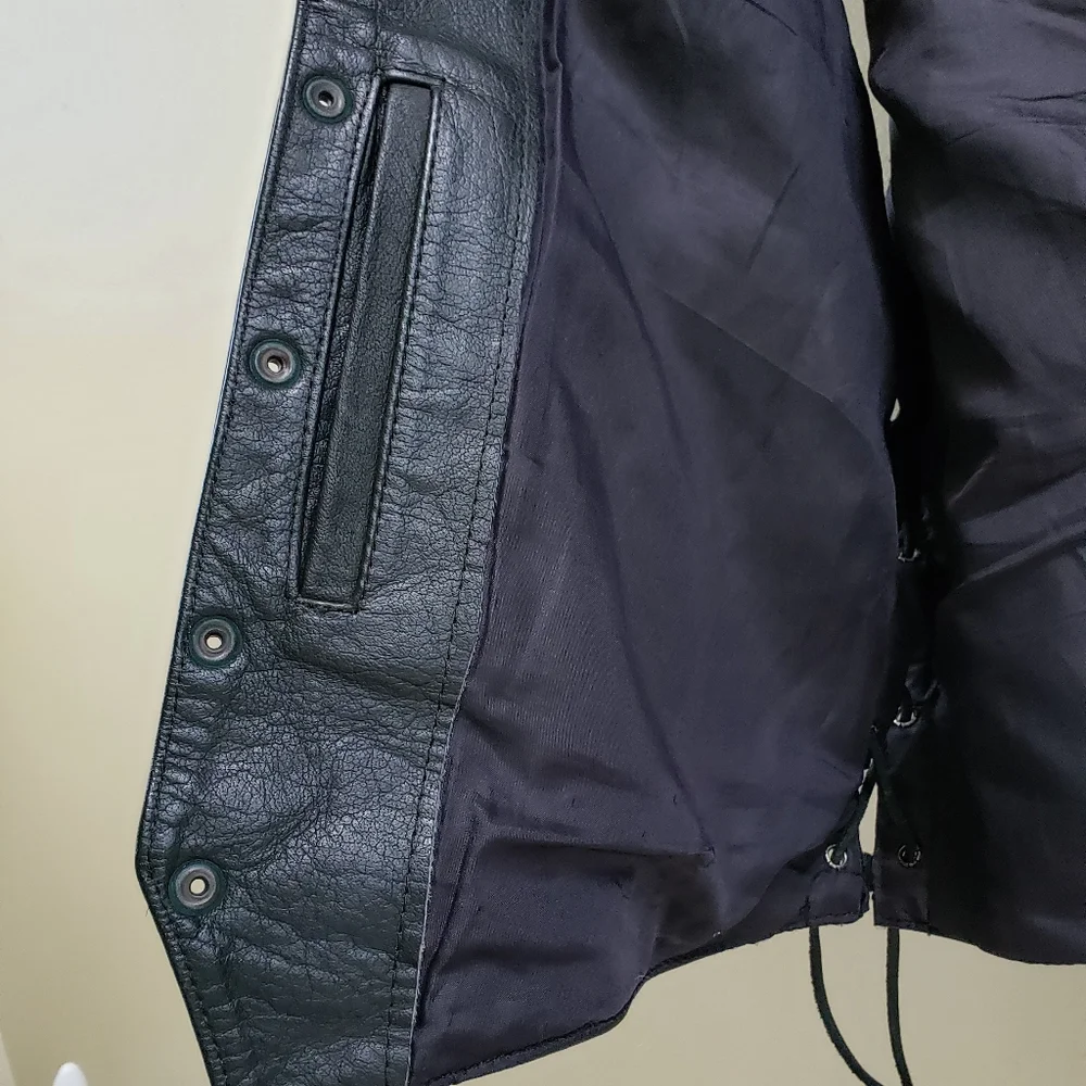Vintage Leather Vest with laced sides - Picture 4 of 7